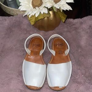 Pons Sandals